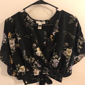 Cropped top with flowers